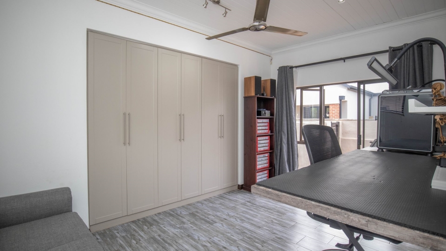 To Let 3 Bedroom Property for Rent in The Coves North West